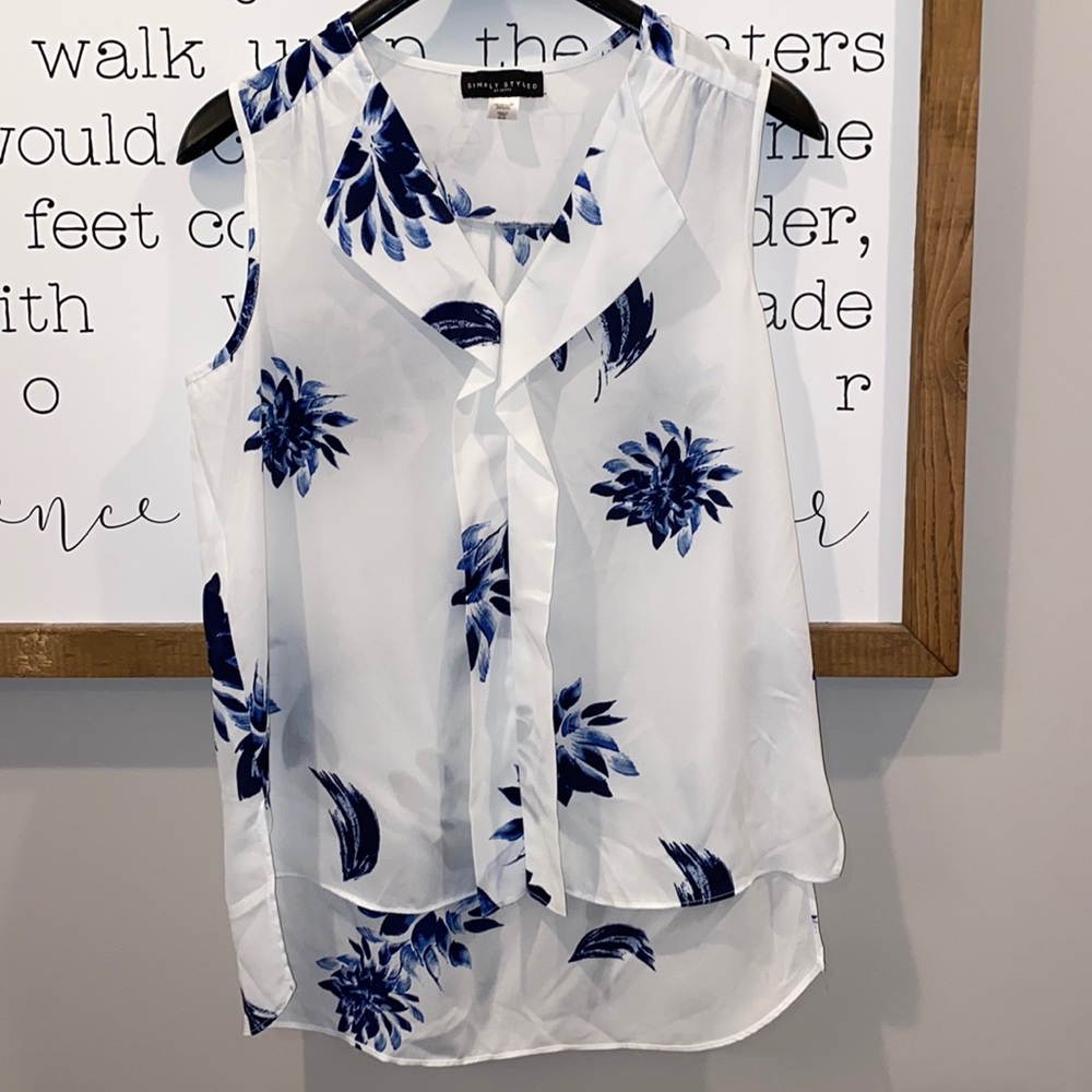Sleeveless blouse